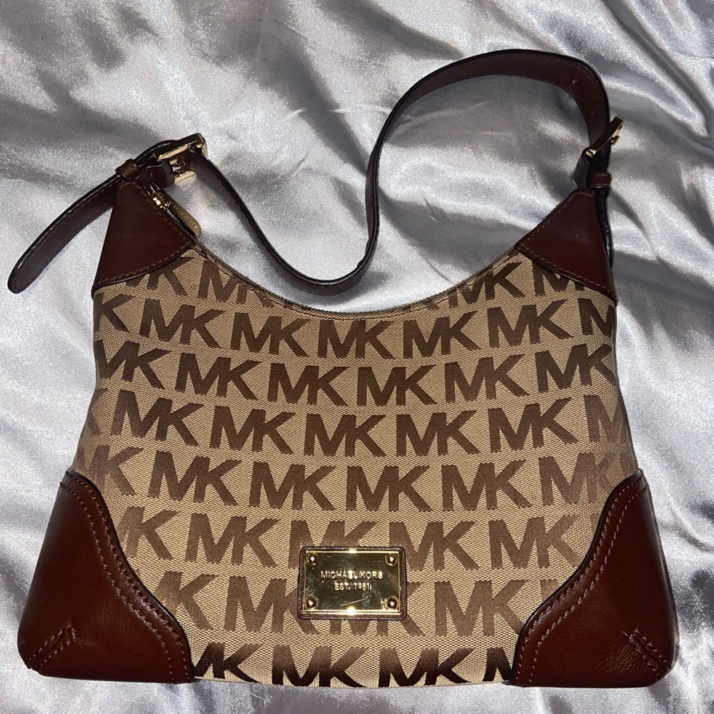 Brown Michael Kors shoulder purse signature print